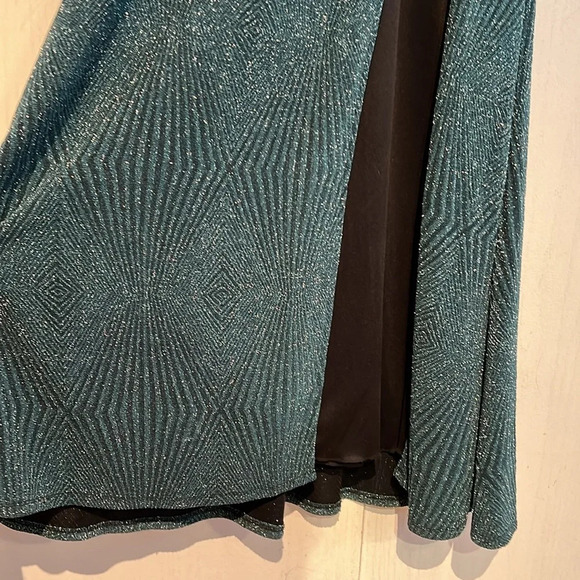 City Triangles Metallic Off The Shoulder Deep V-Neck Formal Evening Gown Sz 4 - Picture 8 of 16